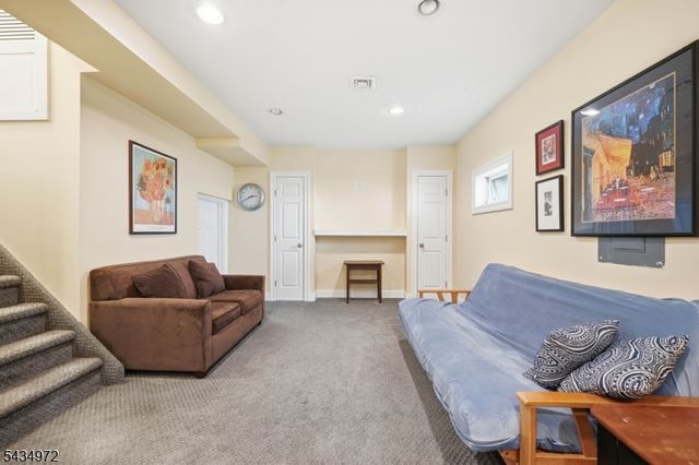 46 Westminster Dr, Parsippany-troy Hills Twp., NJ 07054