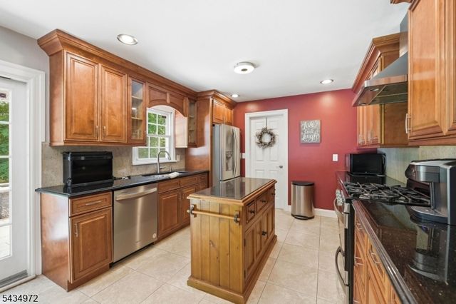 46 Westminster Dr, Parsippany-troy Hills Twp., NJ 07054