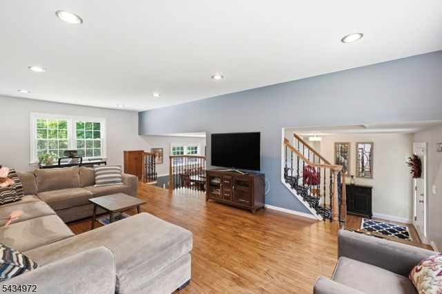 46 Westminster Dr, Parsippany-troy Hills Twp., NJ 07054