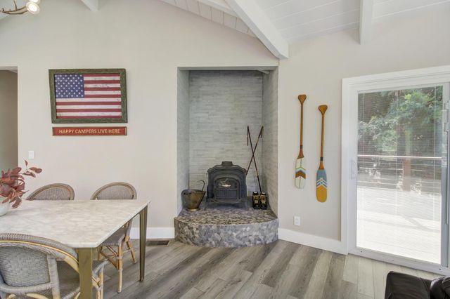 7115 Lakewood Dr, Pollock Pines, CA 95726