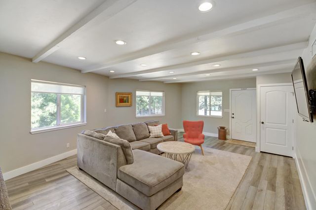 7115 Lakewood Dr, Pollock Pines, CA 95726