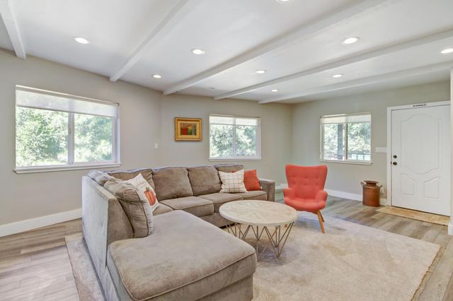 7115 Lakewood Dr, Pollock Pines, CA 95726