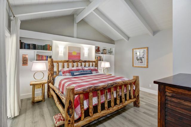 7115 Lakewood Dr, Pollock Pines, CA 95726