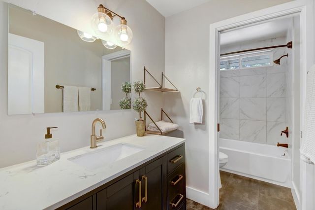 7115 Lakewood Dr, Pollock Pines, CA 95726