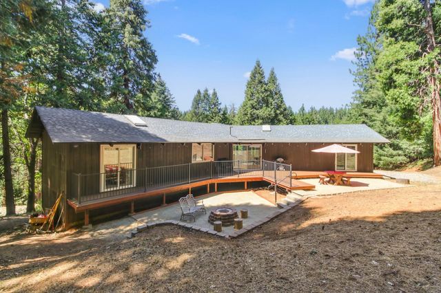 7115 Lakewood Dr, Pollock Pines, CA 95726