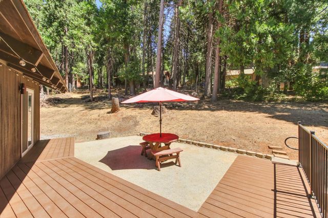 7115 Lakewood Dr, Pollock Pines, CA 95726