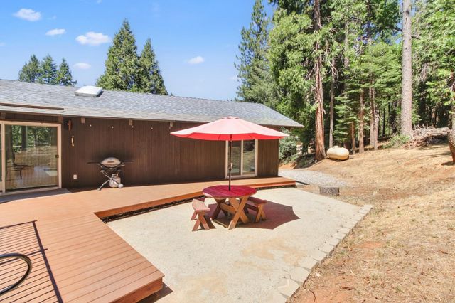 7115 Lakewood Dr, Pollock Pines, CA 95726