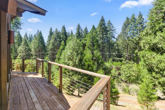 7115 Lakewood Dr, Pollock Pines, CA 95726