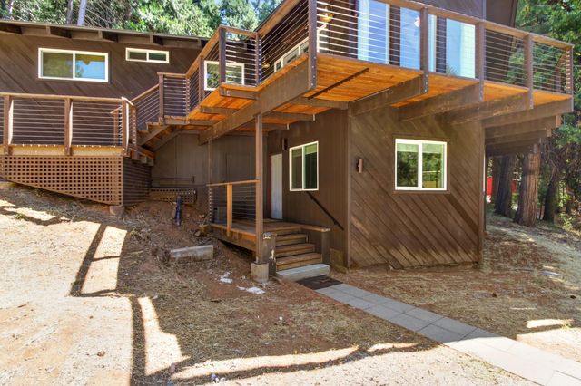 7115 Lakewood Dr, Pollock Pines, CA 95726