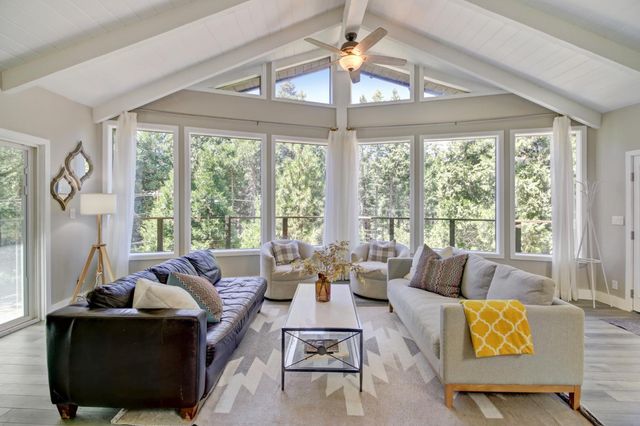 7115 Lakewood Dr, Pollock Pines, CA 95726