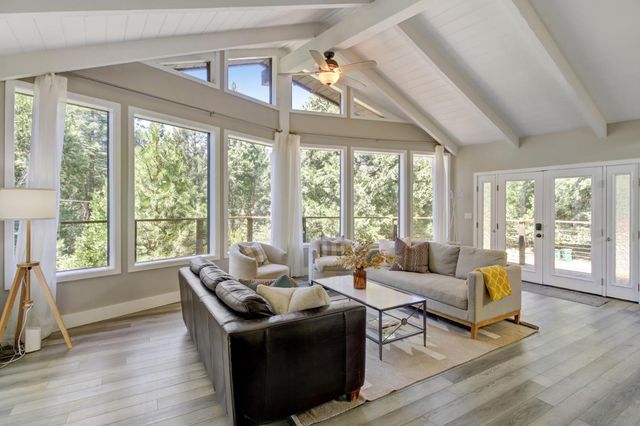 7115 Lakewood Dr, Pollock Pines, CA 95726