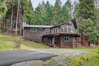 7115 Lakewood Dr, Pollock Pines, CA 95726