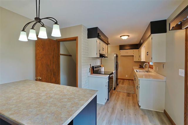 3045 Wedgewood Avenue, Eau Claire, WI 54703