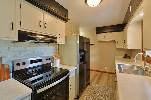 3045 Wedgewood Avenue, Eau Claire, WI 54703