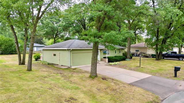 3045 Wedgewood Avenue, Eau Claire, WI 54703