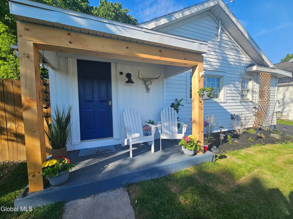 3929 Western Turnpike, Guilderland, NY 12009