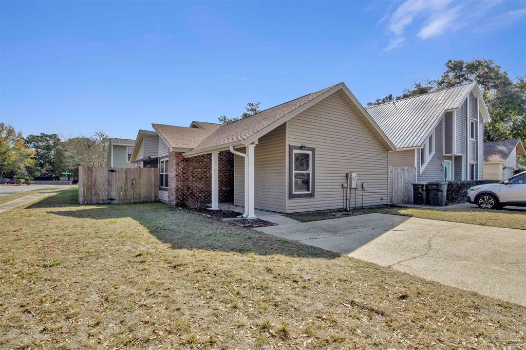 3020 Cedarwood Village Ln, Pensacola, FL 32514