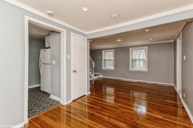 6431 S Lawler Avenue, Chicago, IL 60638