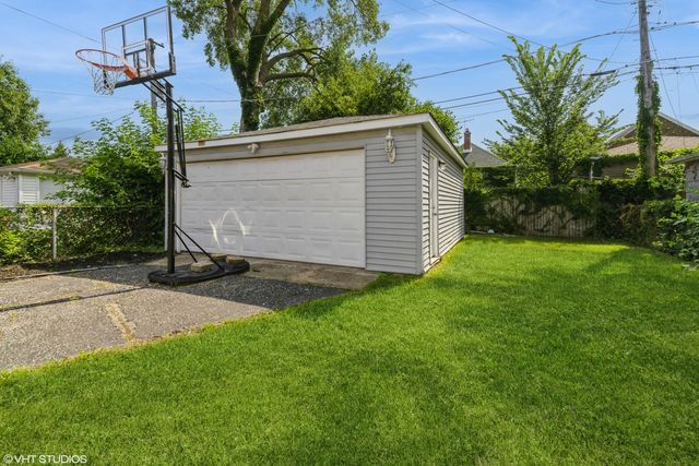 6431 S Lawler Avenue, Chicago, IL 60638