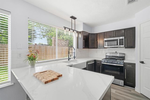 7815 Royan Drive, Houston, TX 77071