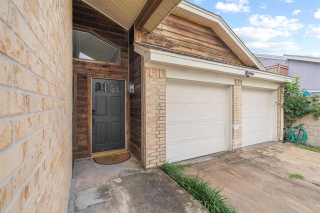 7815 Royan Drive, Houston, TX 77071