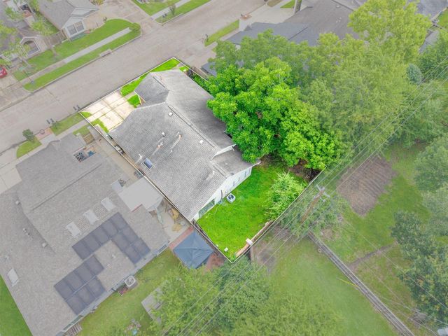 7815 Royan Drive, Houston, TX 77071