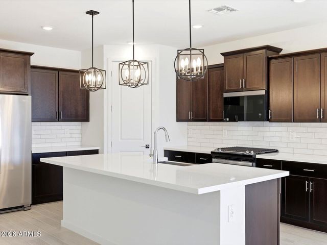 8425 W SARATOGA Way, Florence, AZ 85132