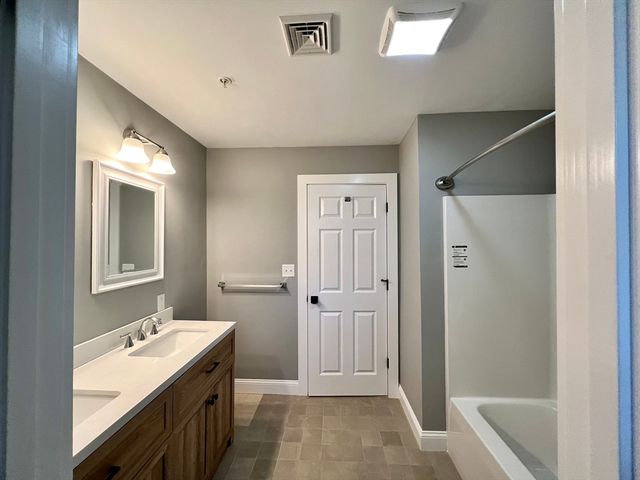 1617 Plymouth St 3, East Bridgewater, MA 02333