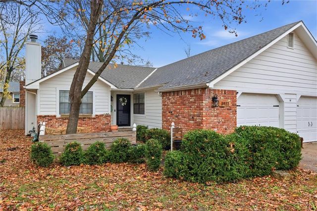 3922 Willshire Drive, Lawrence, KS 66049
