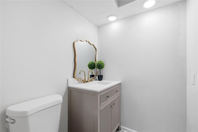 3922 Willshire Drive, Lawrence, KS 66049