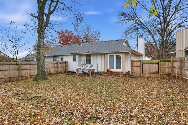 3922 Willshire Drive, Lawrence, KS 66049