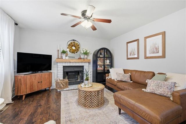 3922 Willshire Drive, Lawrence, KS 66049