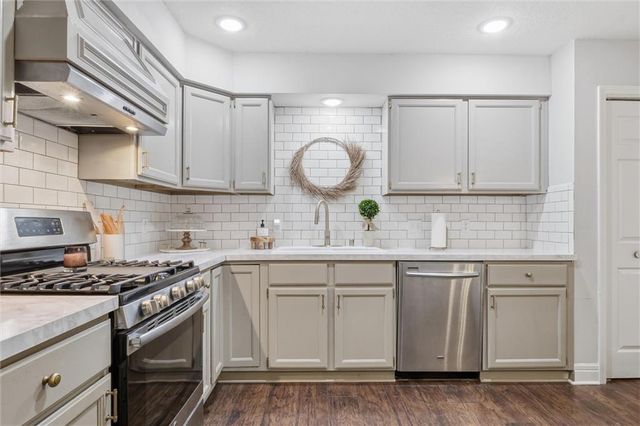 3922 Willshire Drive, Lawrence, KS 66049