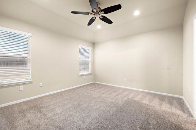 221 Camellia DR, Hutto, TX 78634