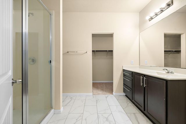 221 Camellia DR, Hutto, TX 78634