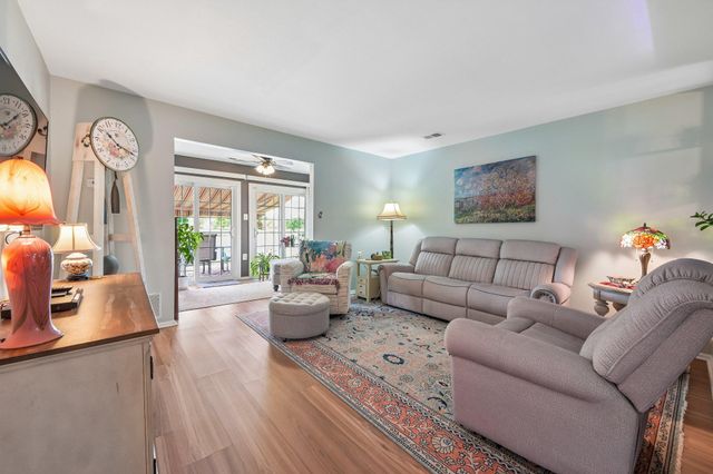 14 W BERWIN WAY, Mount Laurel, NJ 08054