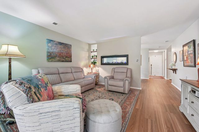 14 W BERWIN WAY, Mount Laurel, NJ 08054