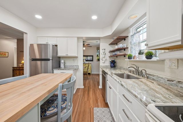 14 W BERWIN WAY, Mount Laurel, NJ 08054