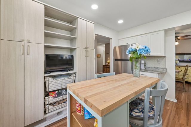 14 W BERWIN WAY, Mount Laurel, NJ 08054