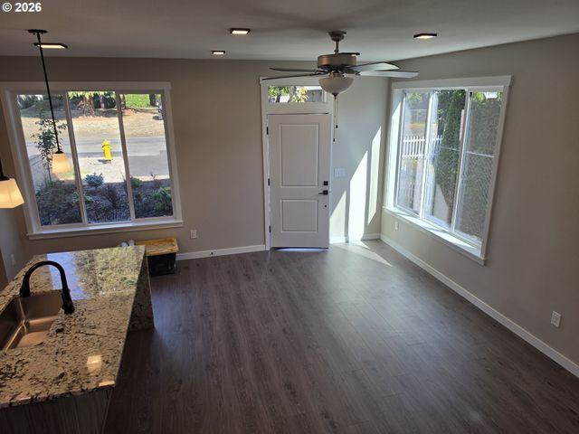 4836 Se Monroe Ave C, Milwaukie, OR 97222