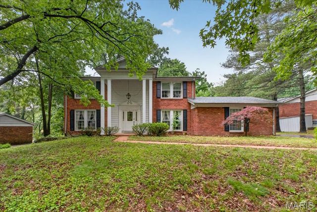 315 Portico Drive, Chesterfield, MO 63017