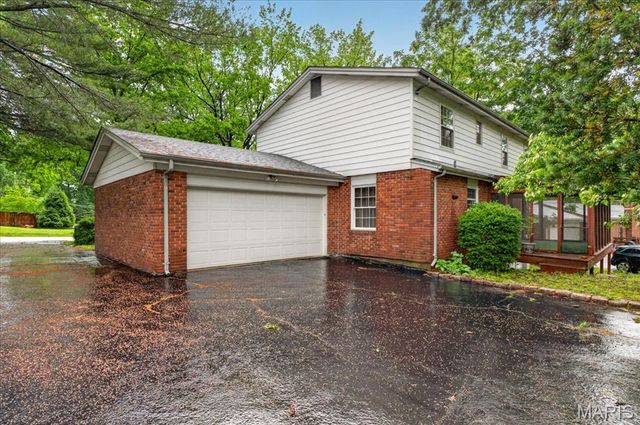 315 Portico Drive, Chesterfield, MO 63017