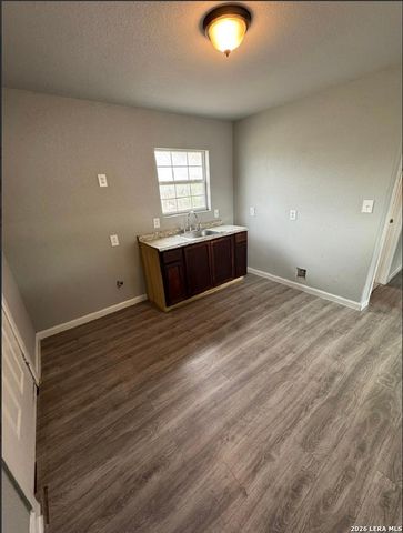 408 SW 41ST ST, San Antonio, TX 78237