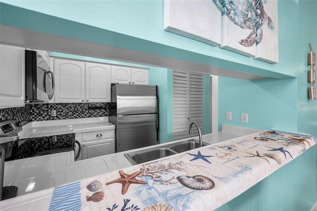 300 S FLORIDA AVENUE 200J, Tarpon Springs, FL 34689