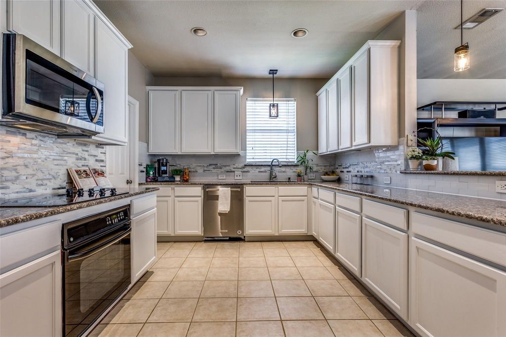 6504 Autumn Trail, The Colony, TX 75056 — photo 2