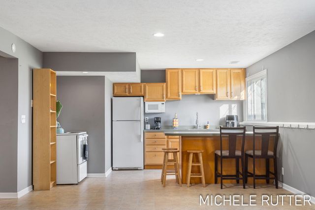 1399 Woodfield Drive, Holland Twp, MI 49464