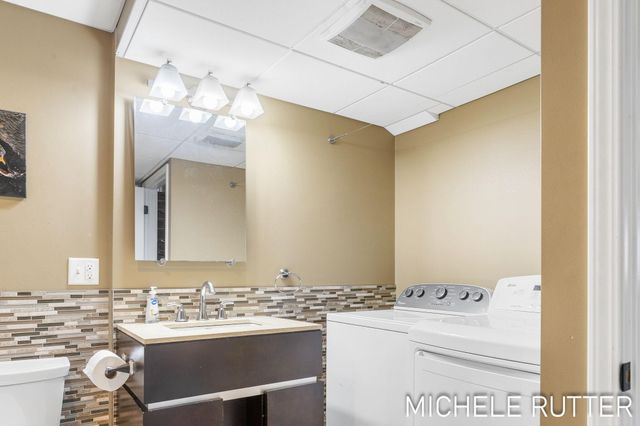 1399 Woodfield Drive, Holland Twp, MI 49464