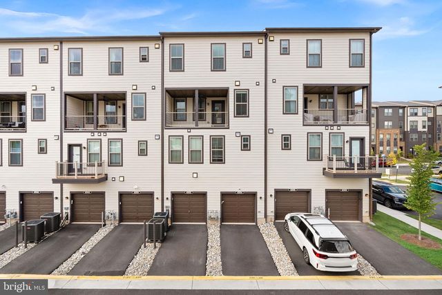 45954 RAVEN TER, Sterling, VA 20165