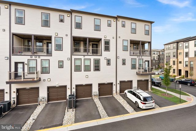 45954 RAVEN TER, Sterling, VA 20165