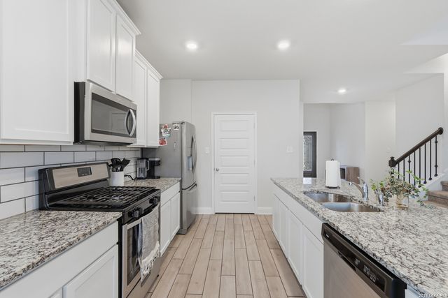 3511 Bronzed Copper, Bulverde, TX 78163